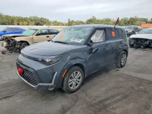 Kia Soul LX 2.0L 4 2025
