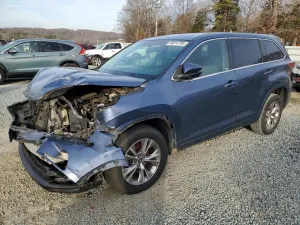 Toyota Highlander LE 3.5L 6 2016