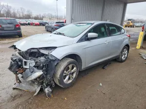 Ford Focus SE 2.0L 4 2012