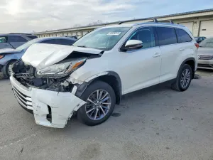 Toyota Highlander SE 3.5L 6 2019