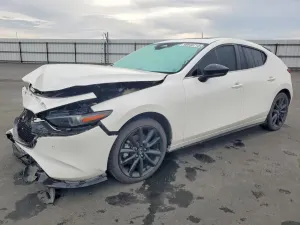 Mazda 3 PREMIUM PLUS 2.5L 4 2024