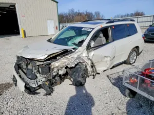Toyota Highlander BASE 3.5L 6 2011