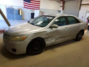 Toyota Camry BASE 2.5L 4 2010
