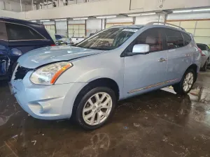 Nissan Rogue S 2.5L 4 2013
