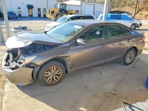 Toyota Camry LE 2.5L 4 2017