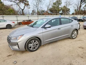 Hyundai Elantra SEL 2.0L 4 2020