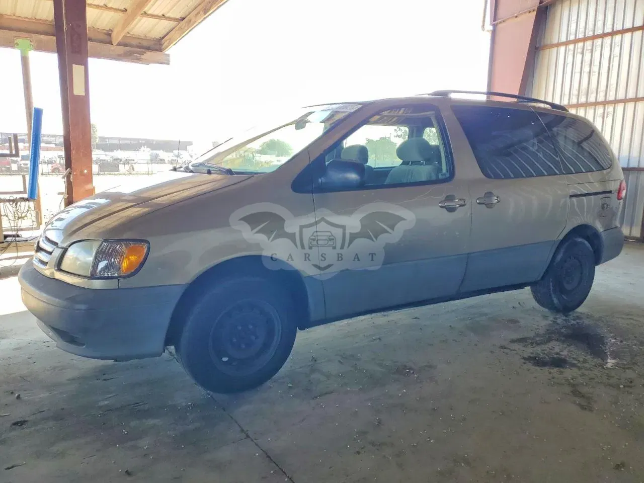 Toyota Sienna LE 3.0L 6 2003