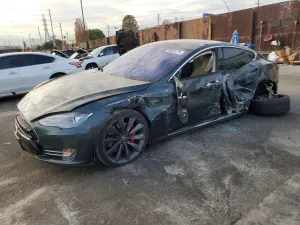 Tesla Model S 2014
