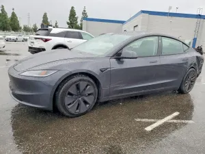 Tesla Model 3 2025