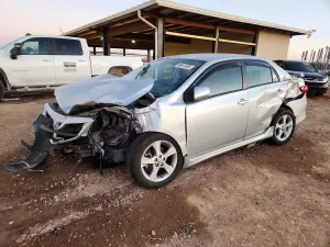 Toyota Corolla BASE 1.8L 4 2013