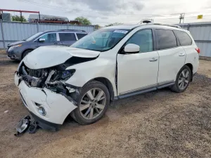 Nissan Pathfinder S 3.5L 6 2013