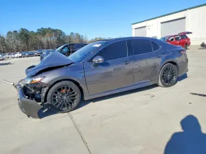 Toyota Camry XSE 2.5L 4 2021