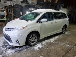 Toyota Sienna XLE 3.5L 6 2018