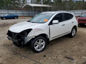 Nissan Rogue S 2.5L 4 2012