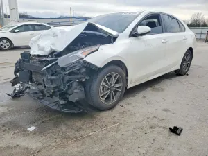 Kia Cerato / Forte / K3 LX 2 L 4 2023