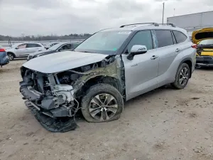 Toyota Highlander HYBRID XLE 2.5L 4 2020