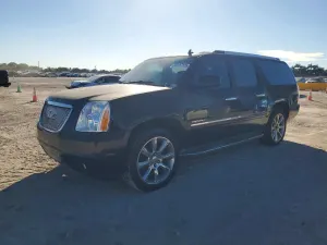 GMC Yukon DENALI 6.2L 8 2011