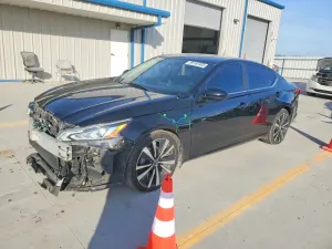 Nissan Altima SR 2.5L 4 2019