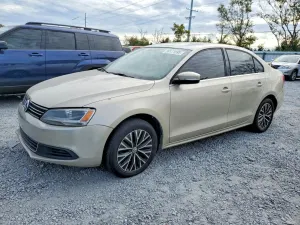 Volkswagen Jetta SE 2.5L 5 2013
