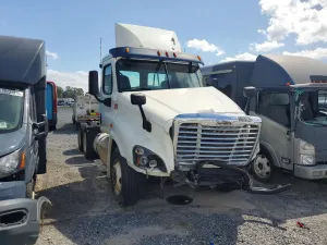 Freightliner Cascadia 12.8L 6 2015