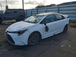 Toyota Corolla LE 2.0L 4 2025