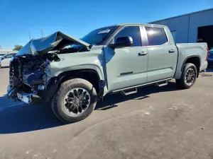 Toyota Tundra CREWMAX SR 3.4L 6 2025