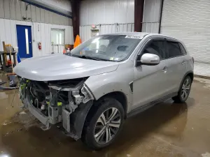 Mitsubishi Outlander ES 2.0L 4 2020