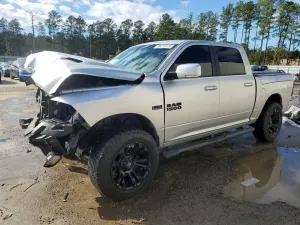 RAM 1500 SPORT 5.7L 8 2017