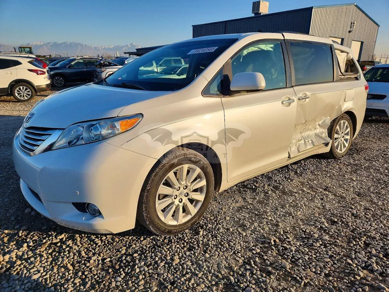 Toyota Sienna XLE 3.5L 6 2011