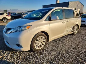 Toyota Sienna XLE 3.5L 6 2011