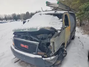 GMC Savana 4.3L 6 2023