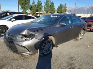Toyota Camry LE 2.5L 4 2017