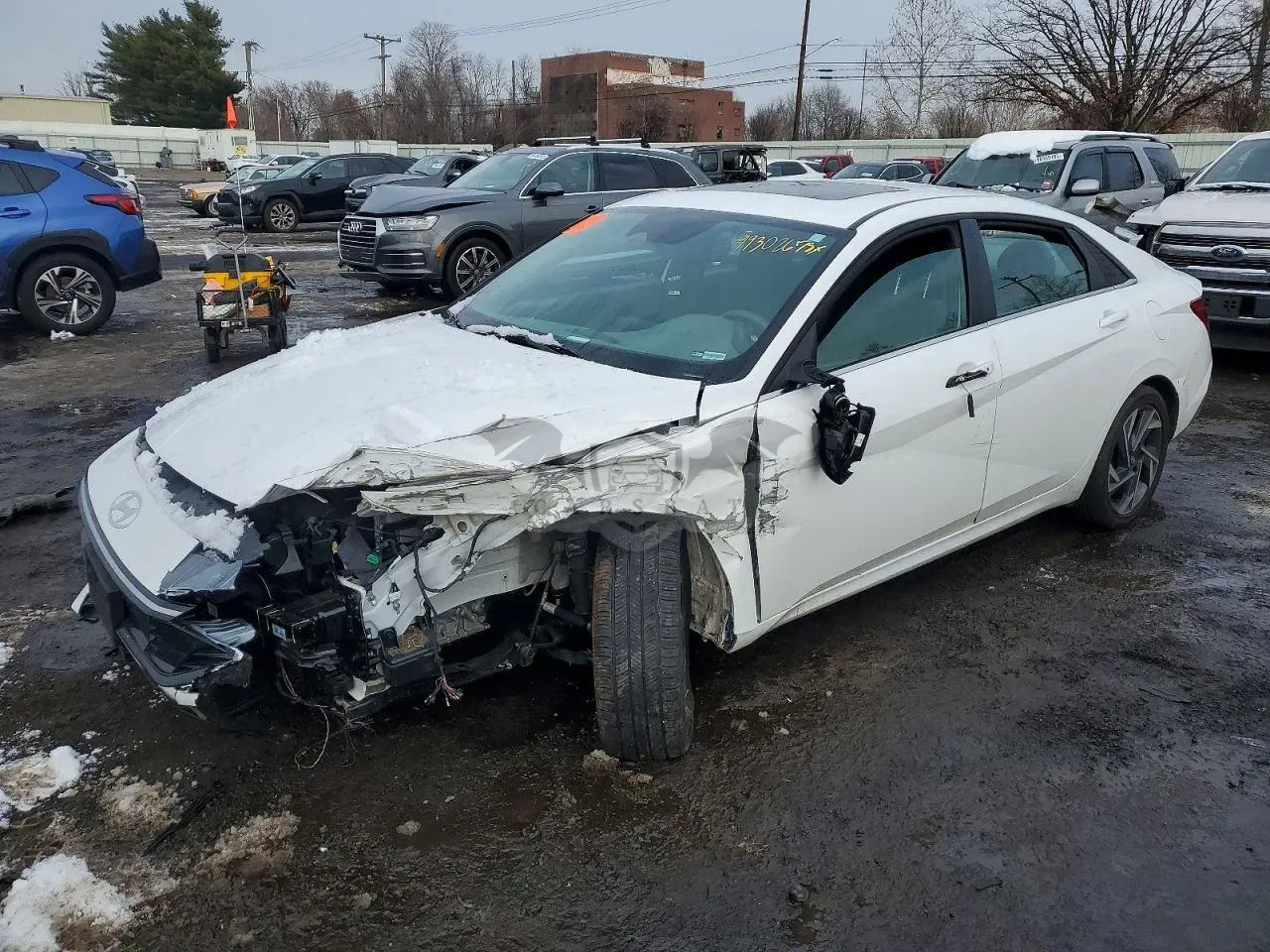 Hyundai Elantra SEL 2.0L 4 2025
