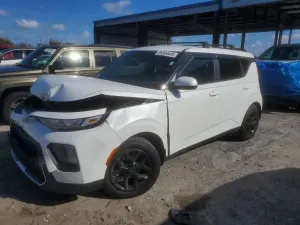 Kia Soul LX 2.0L 4 2020