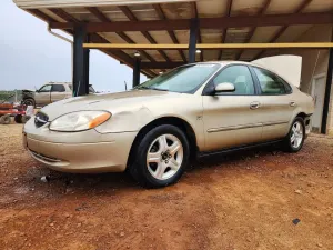 Ford Taurus SEL 3.0L 6 2000
