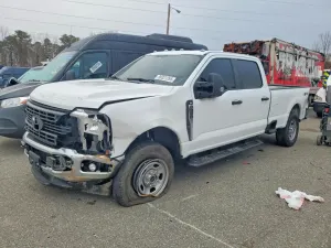 Ford F-350 SUPER DUTY 6.8L 8 2023