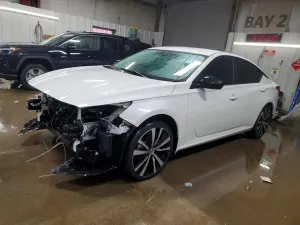 Nissan Altima SR 2.5L 4 2022