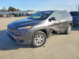 Jeep Cherokee LATITUDE 2.4L 4 2015