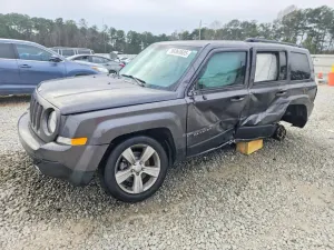 Jeep Patriot LATITUDE 2.0L 4 2017
