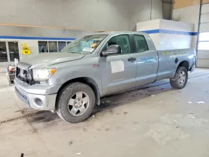 Toyota Tundra DOUBLE CAB SR5 5.7L 8 2013