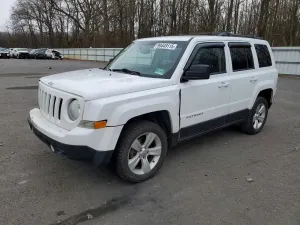 Jeep Patriot LATITUDE 2.4L 4 2015