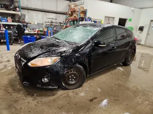 Ford Focus SE 2.0L 4 2012