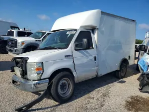 Ford Econoline E350 SUPER DUTY CUTAWAY VAN 5.4L 8 2013