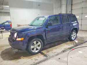 Jeep Patriot LATITUDE 2.4L 4 2016