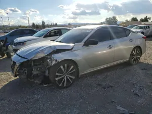 Nissan Altima SR 2.5L 4 2019