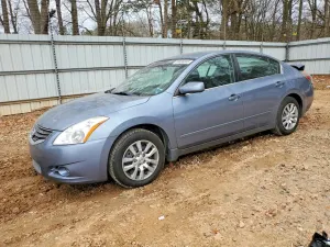 Nissan Altima BASE 2.5L 4 2010