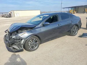 Kia Cerato / Forte / K3 LX 2 L 4 2023
