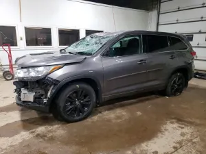 Toyota Highlander LE 3.5L 6 2018