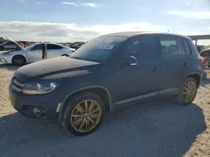 Volkswagen Tiguan S 2.0L 4 2014
