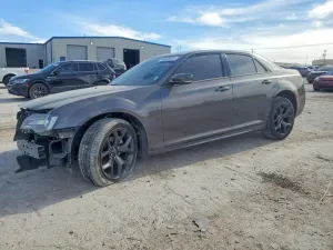 Chrysler 300 TOURING 3.6L 6 2021